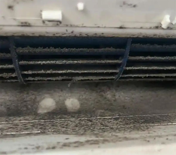 嫩江空调吹的风有股烧焦味是怎么回事